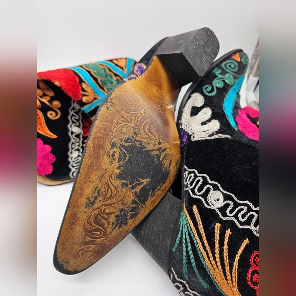 Artemis Colorful Embroidered Long Boots Size 39 - Picture 14 of 14